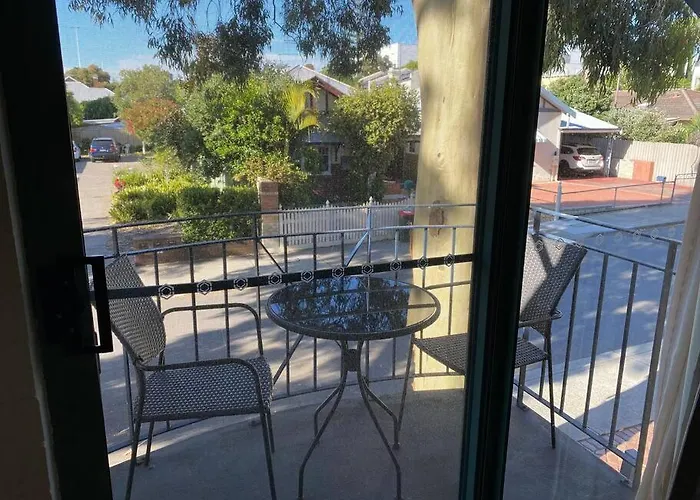 Subi Central Close Cbd Hospitals Wifi Netflix Wine